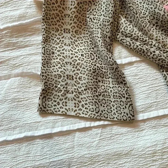 All in Favor - Long sleeve Leopard print blouse. Size M - Picture 4 of 5